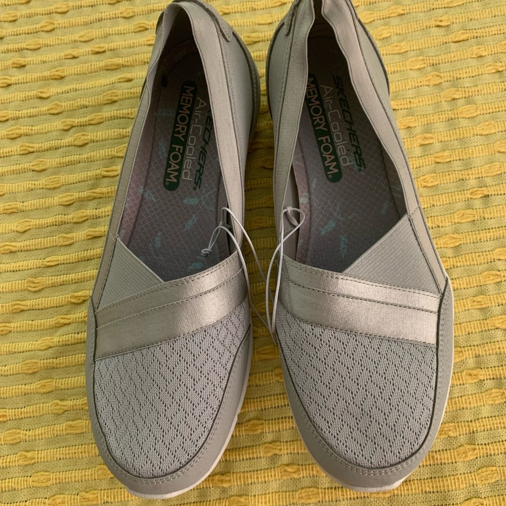 NEW SKECHERS Women’s Be-lux Daylights Air Cooled Memory Foam Size 9
